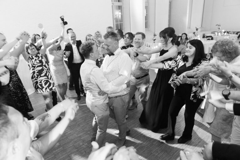 Gleichgeschlechtliche Hochzeitsfotografie Stuttgart, Esslingen, Baden Württemberg. Emotionale Hochzeitsreportagen